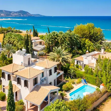 Iliana Villa